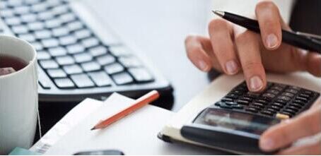 公司成立初期未來財務難料，是否需要代理做賬？