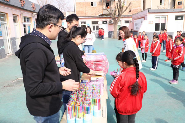 慧算賬愛(ài)心公益走進(jìn)東方紅小學(xué)，積極踐行社會(huì)責(zé)任